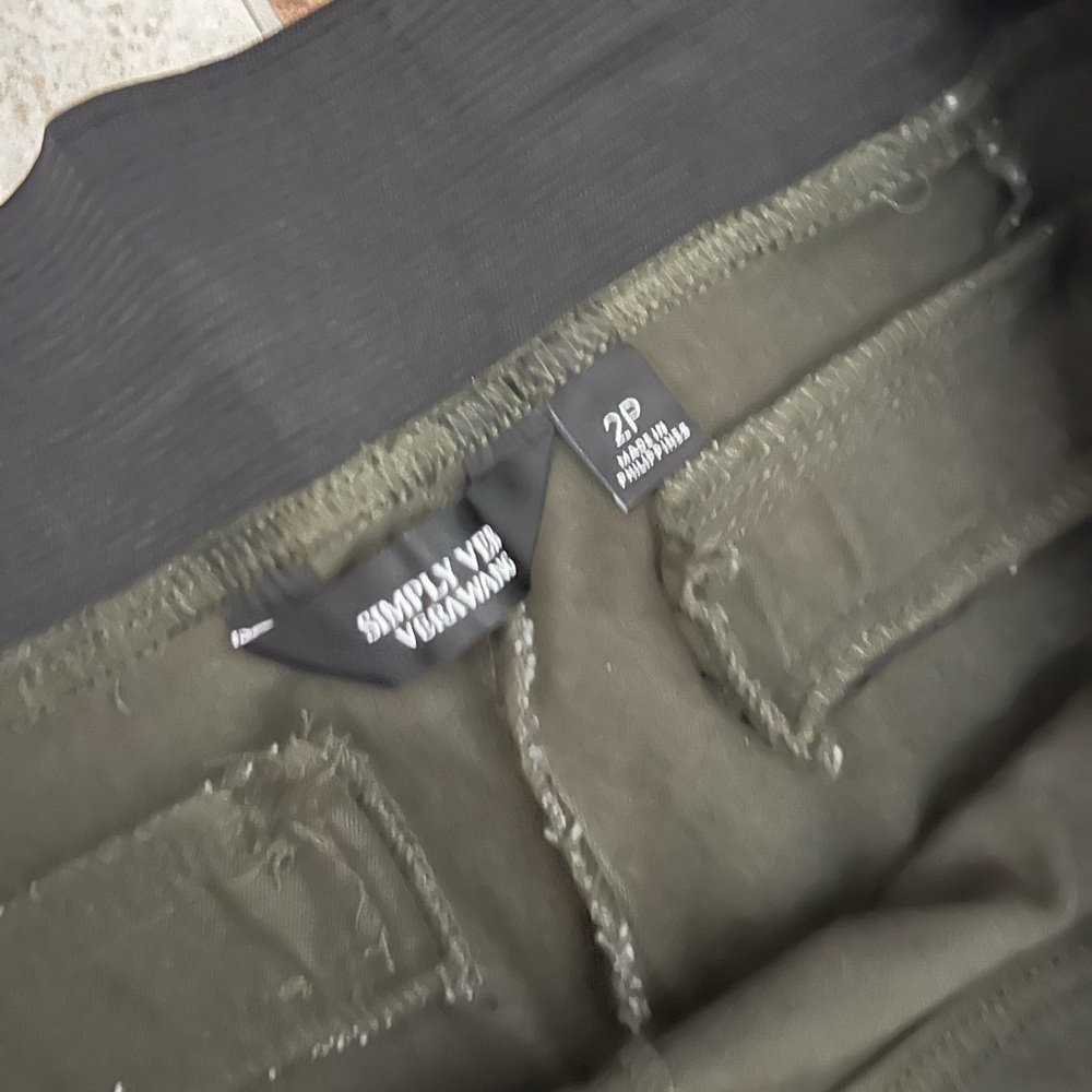 Dress pants - Picture 2 of 2